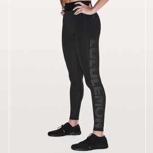 Lululemon Ride & Reflect Tight 28" *lululemon X SoulCycle
Black size 4